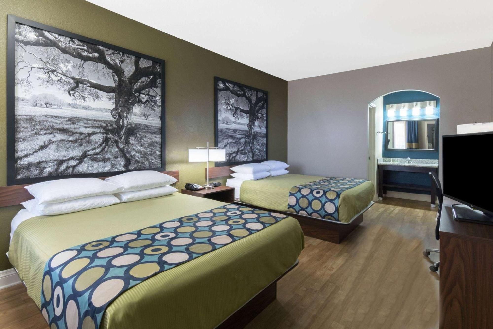 Super 8 By Wyndham San Antonio Near Fort Sam Houston Luaran gambar