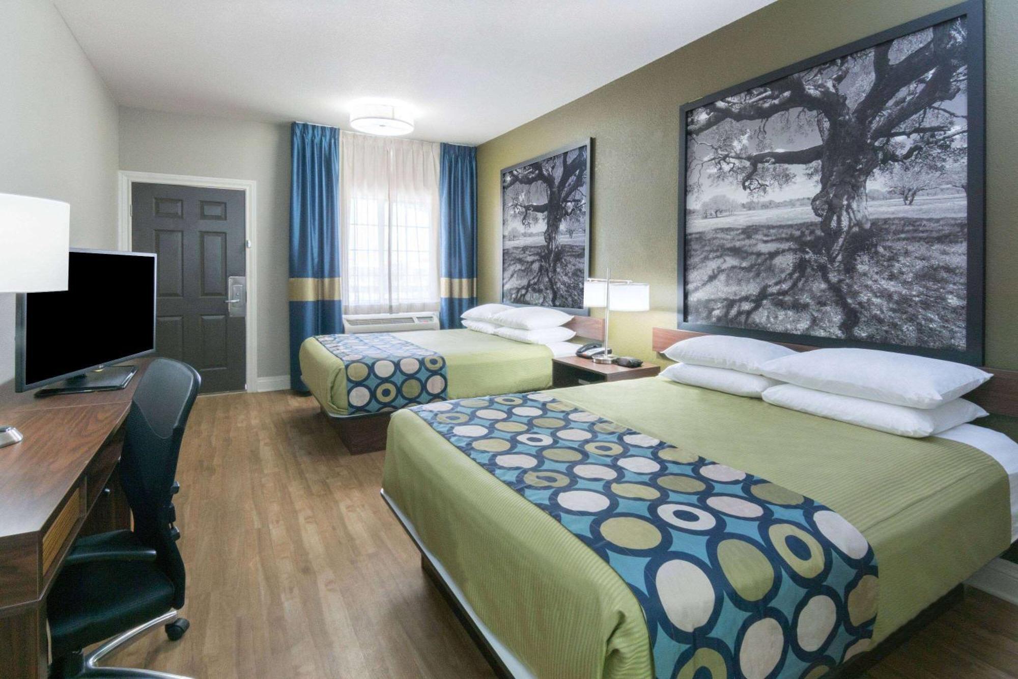 Super 8 By Wyndham San Antonio Near Fort Sam Houston Luaran gambar