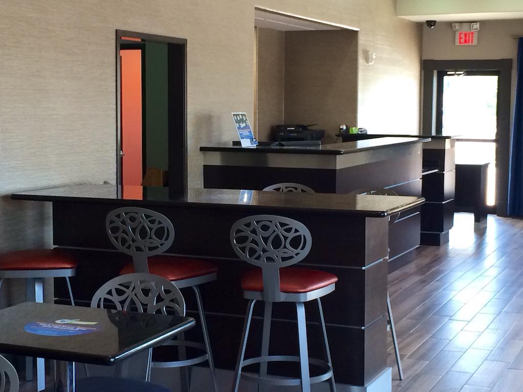 Super 8 By Wyndham San Antonio Near Fort Sam Houston Luaran gambar